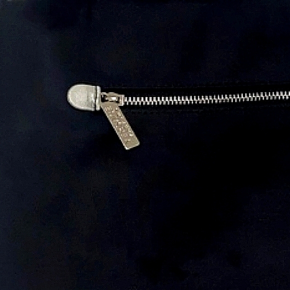 🖤 Versace® Parfum Black & Silver Nylon Tote Bag w/ Strap NEW! - Picture 5 of 11